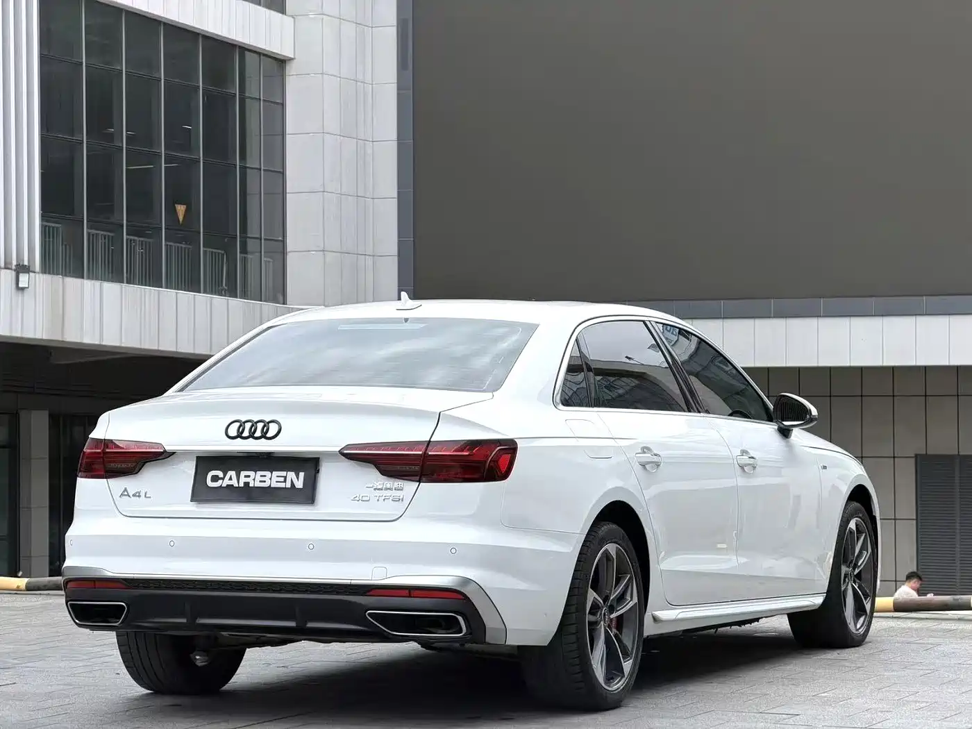 Фото 11 - Audi A4L