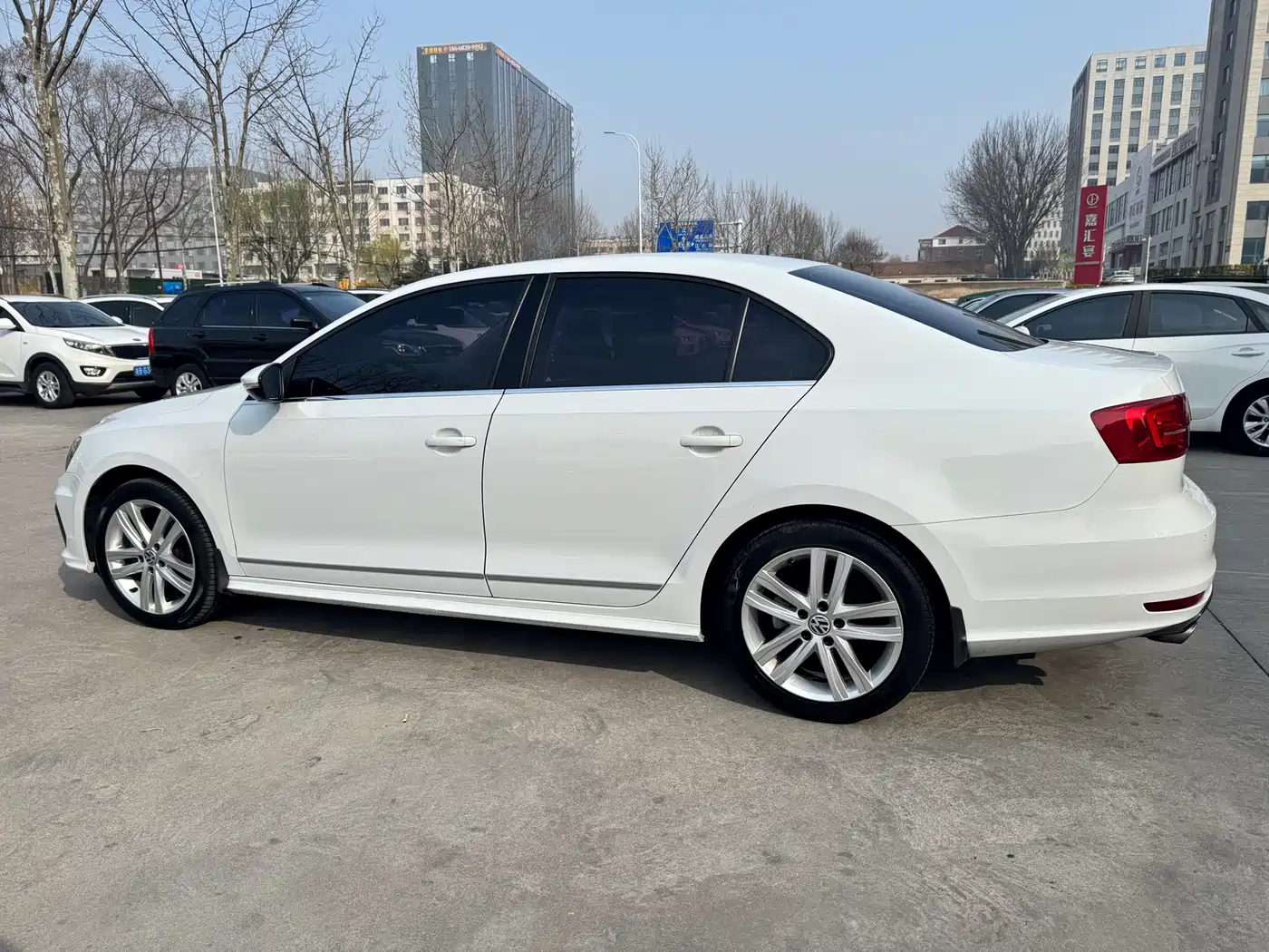 Volkswagen Sagitar 2018 280TSI DSG Spark Edition фото 4