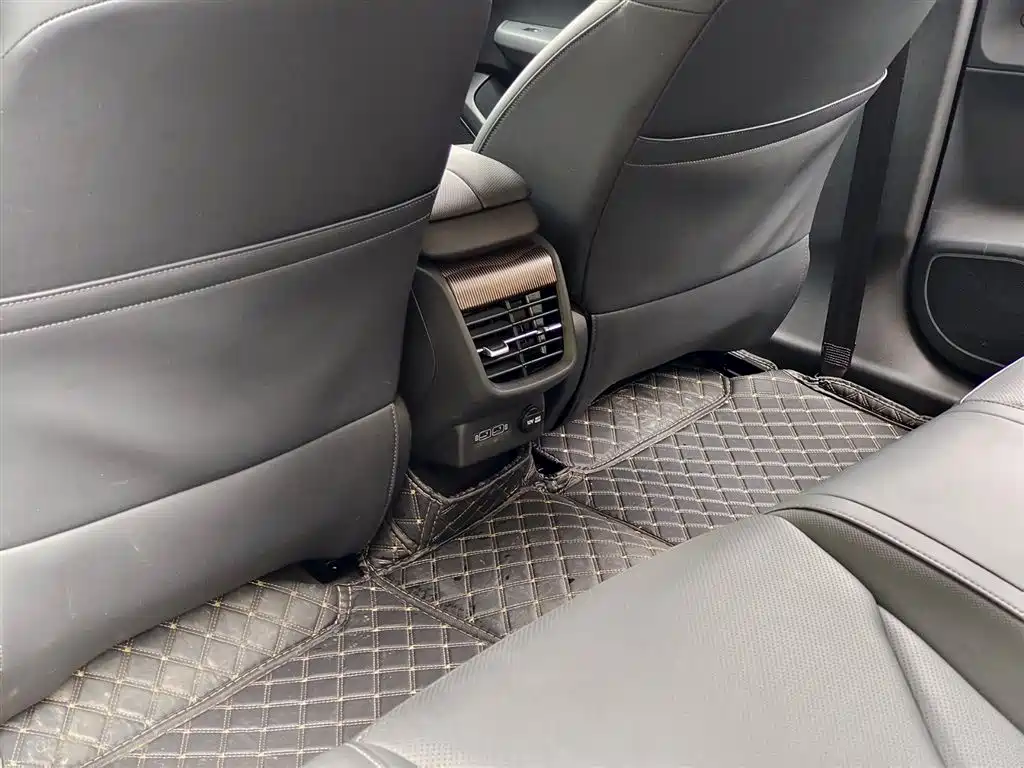Hongqi E-QM5 2021 Ride-hailing Charging T3 Edition 5-seater фото 9