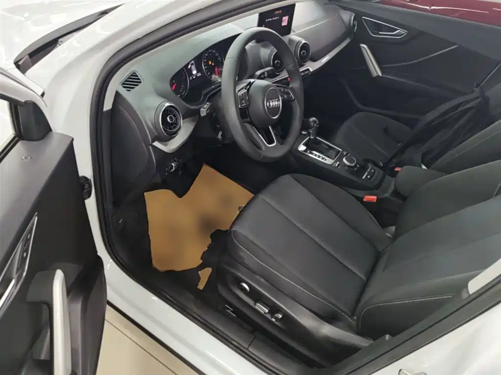 Audi Q2L 2020 35 TFSI Progressive Dynamic Model фото 16
