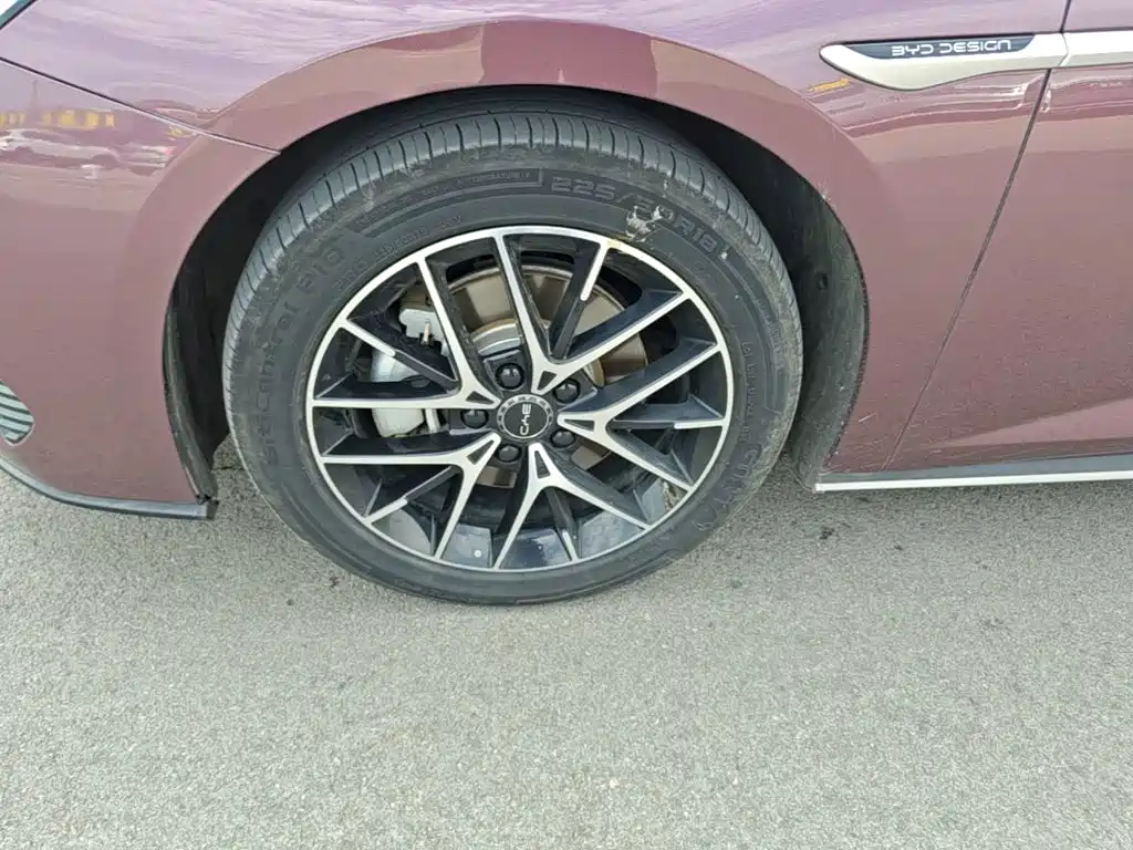 BYD Seal 2024 2024 Glory Edition DM-i 1.5L 121km Prestige