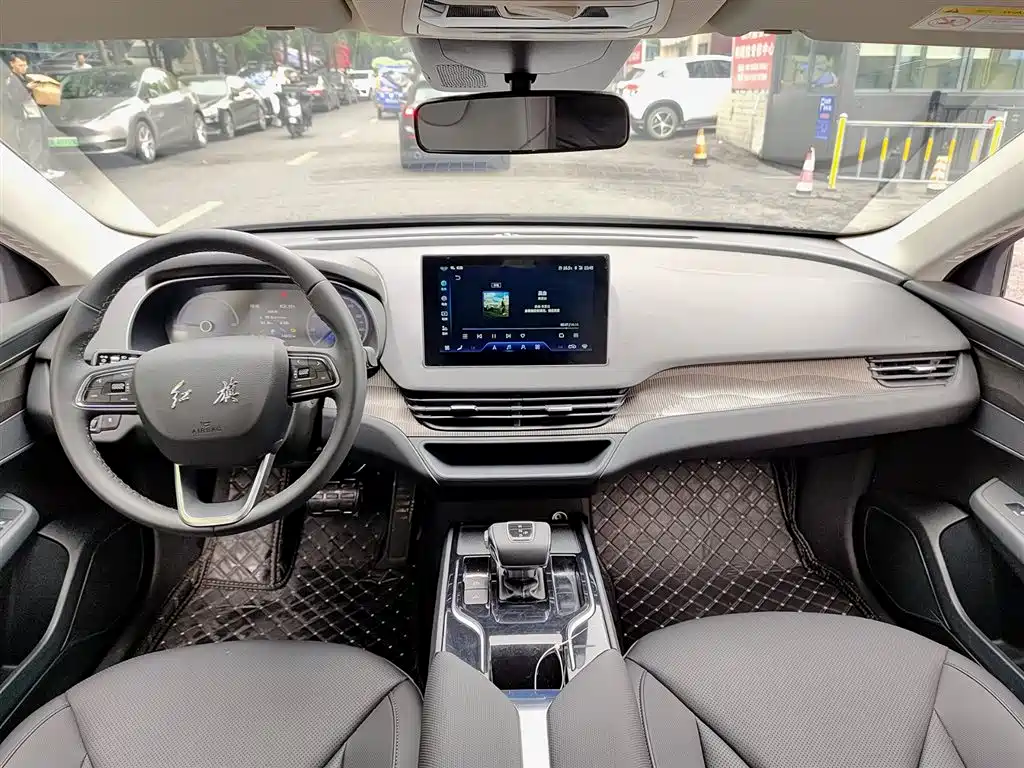 Hongqi E-QM5 2021 Ride-hailing Charging T3 Edition 5-seater фото 10
