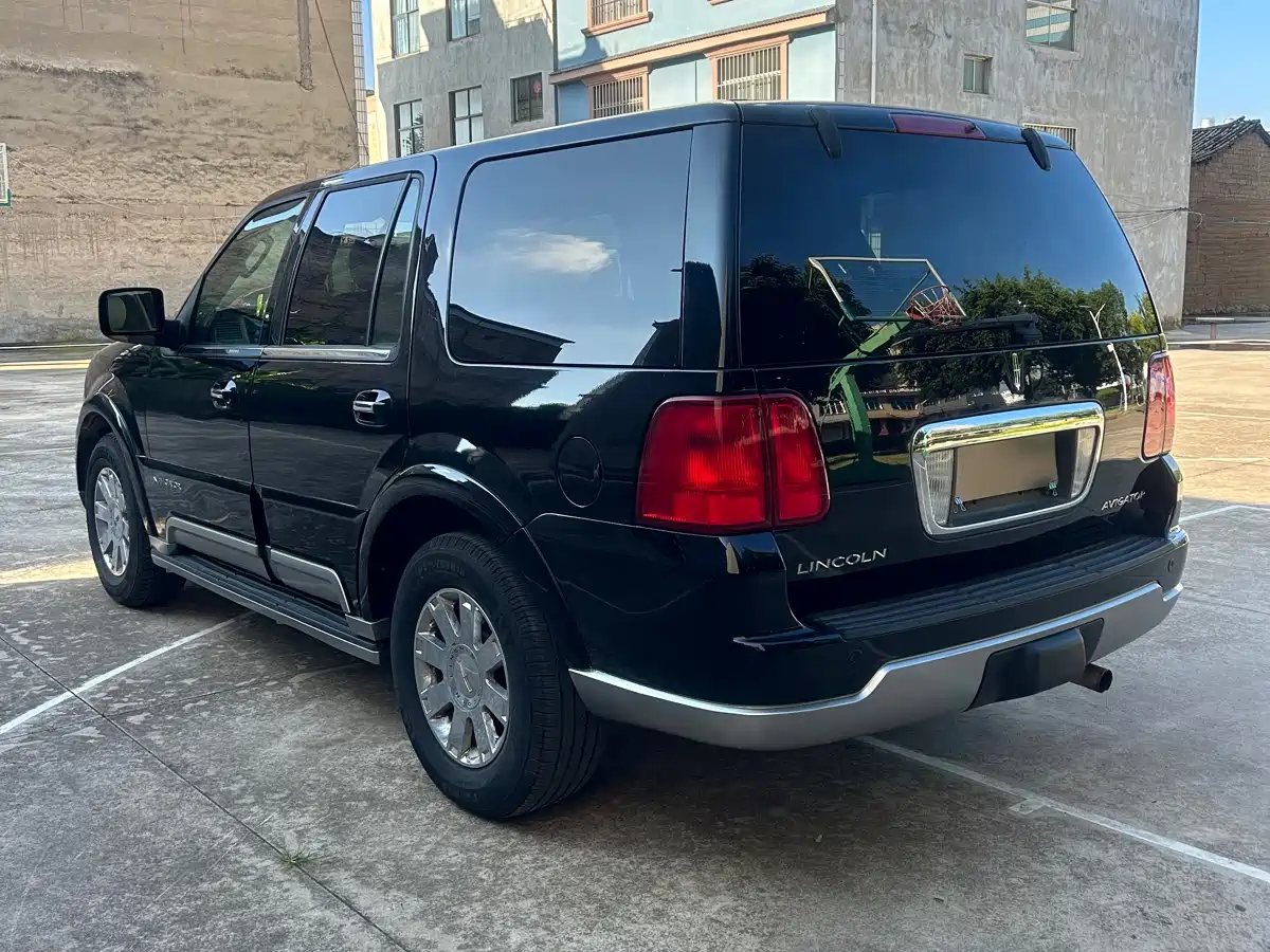 Lincoln Navigator 2005 2004 Model 5.4L