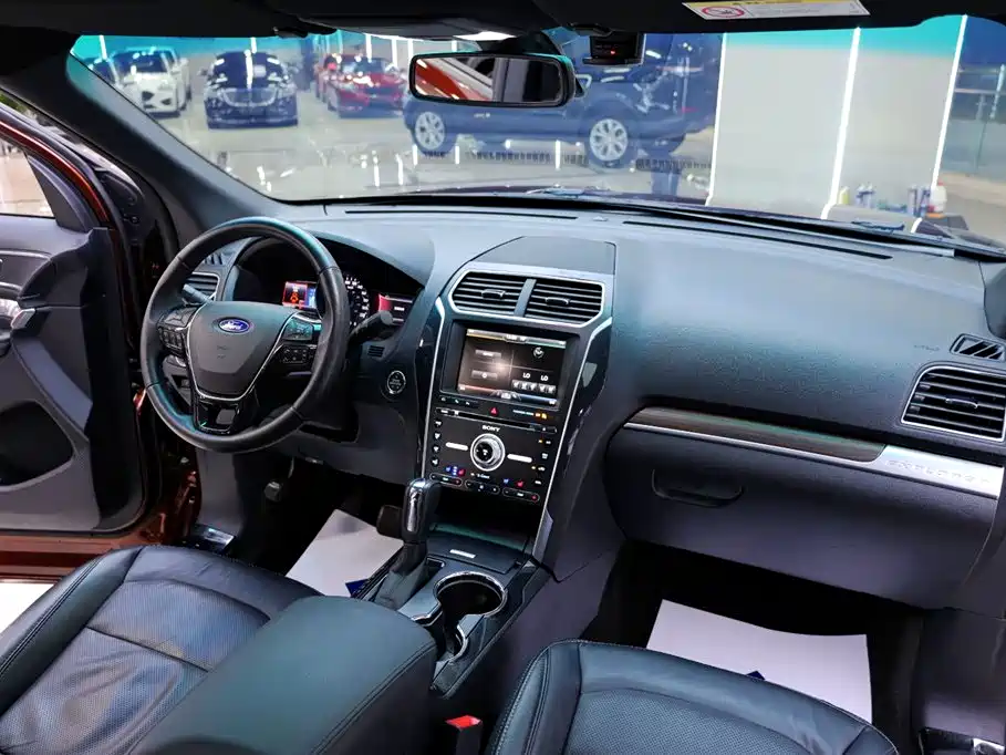 Ford Explorer (Import) 2016 3.5T Platinum Edition фото 20