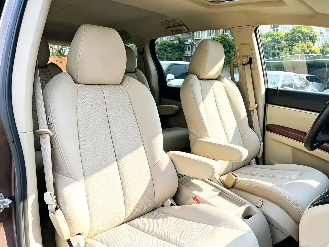 Buick GL8 2015 2.4L Luxury Business Exclusive Edition фото 17