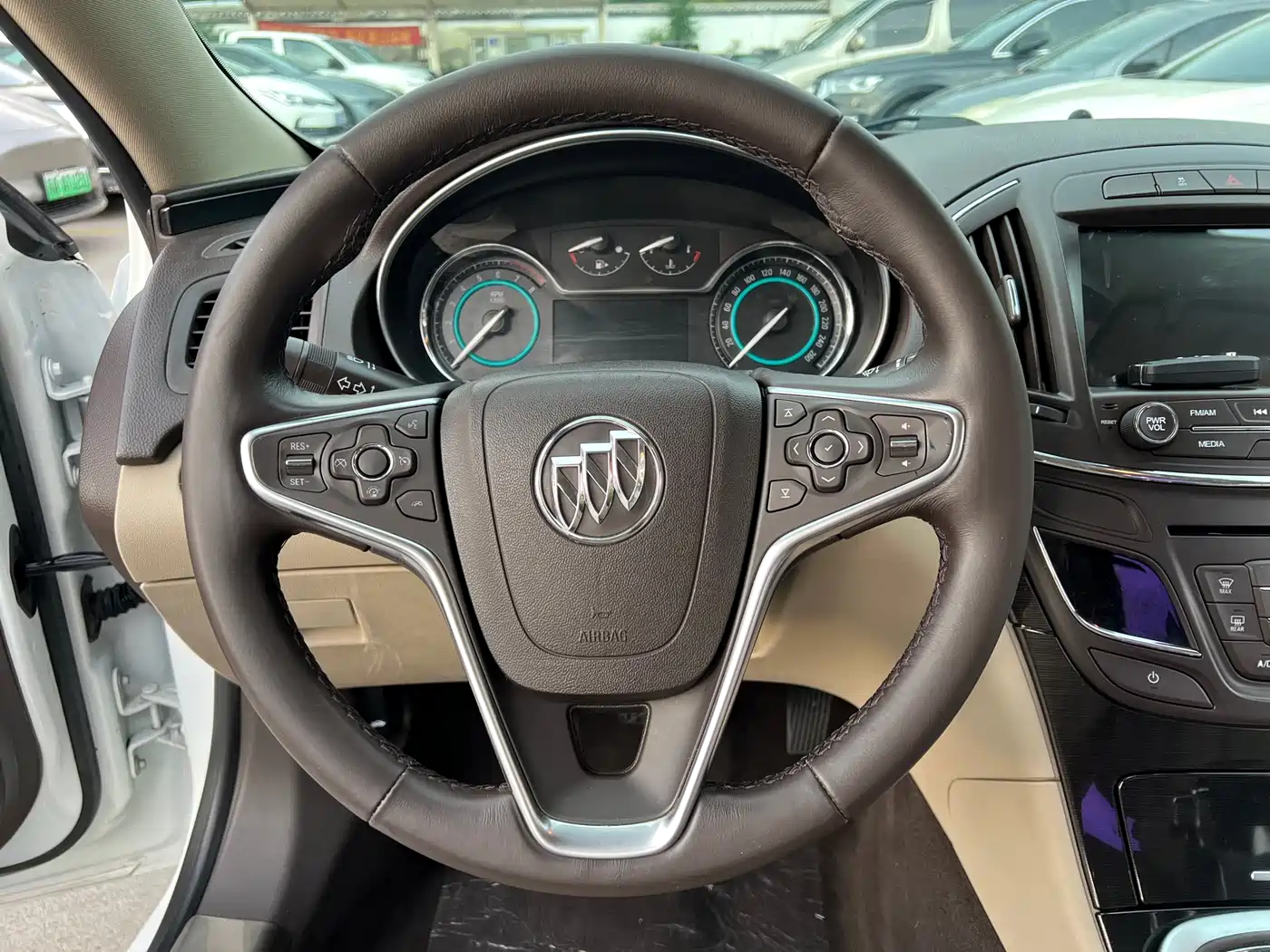 Buick Regal 2014 2.0L Elite Fashion Type фото 7