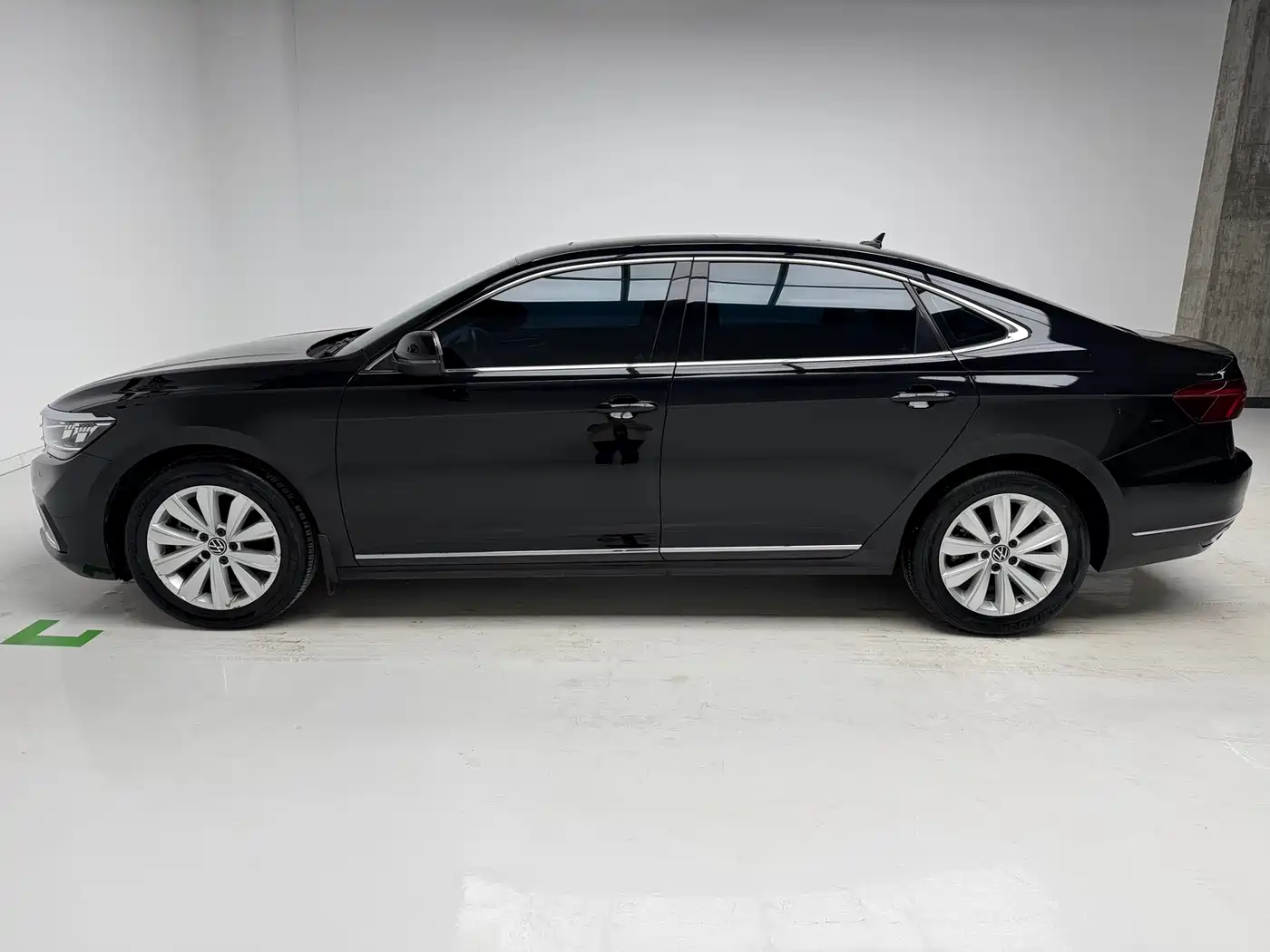 Volkswagen Passat 2021 Model 330TSI Elite Edition фото 9