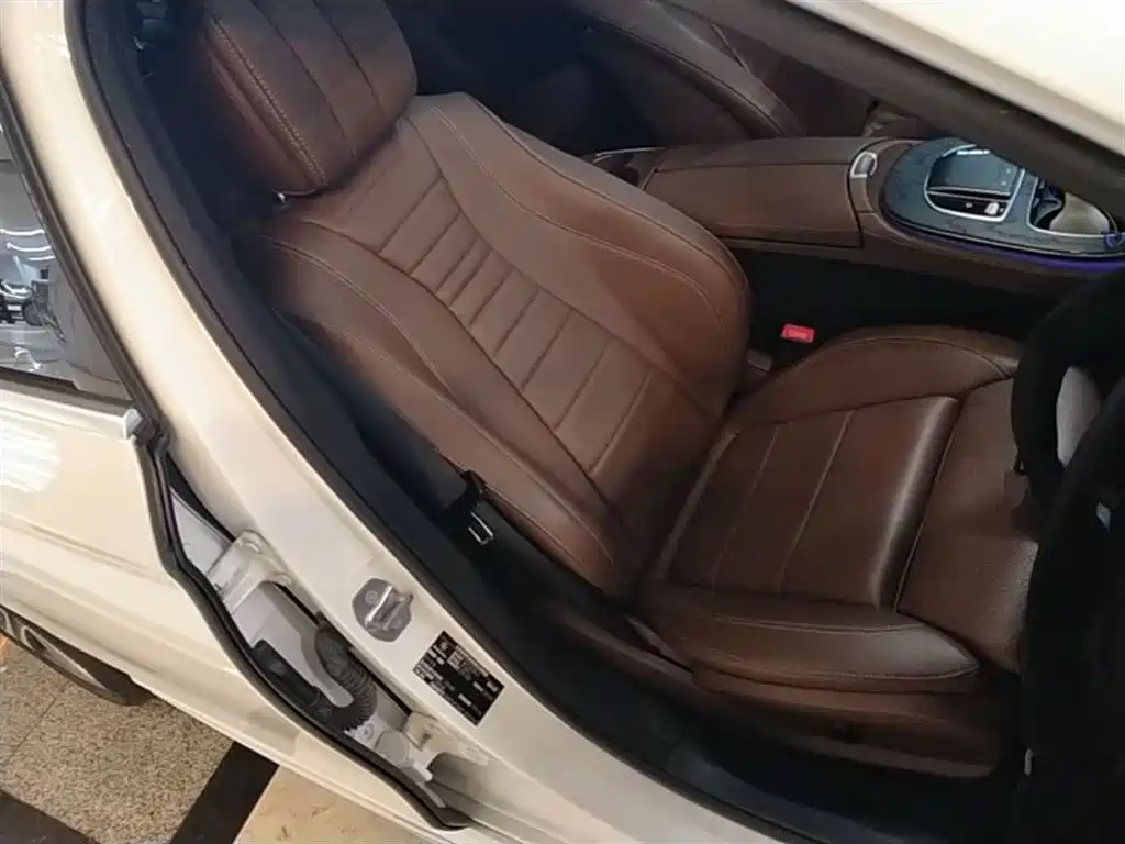 Mercedes-Benz E-Class 2019 E 200 L Sport фото 25