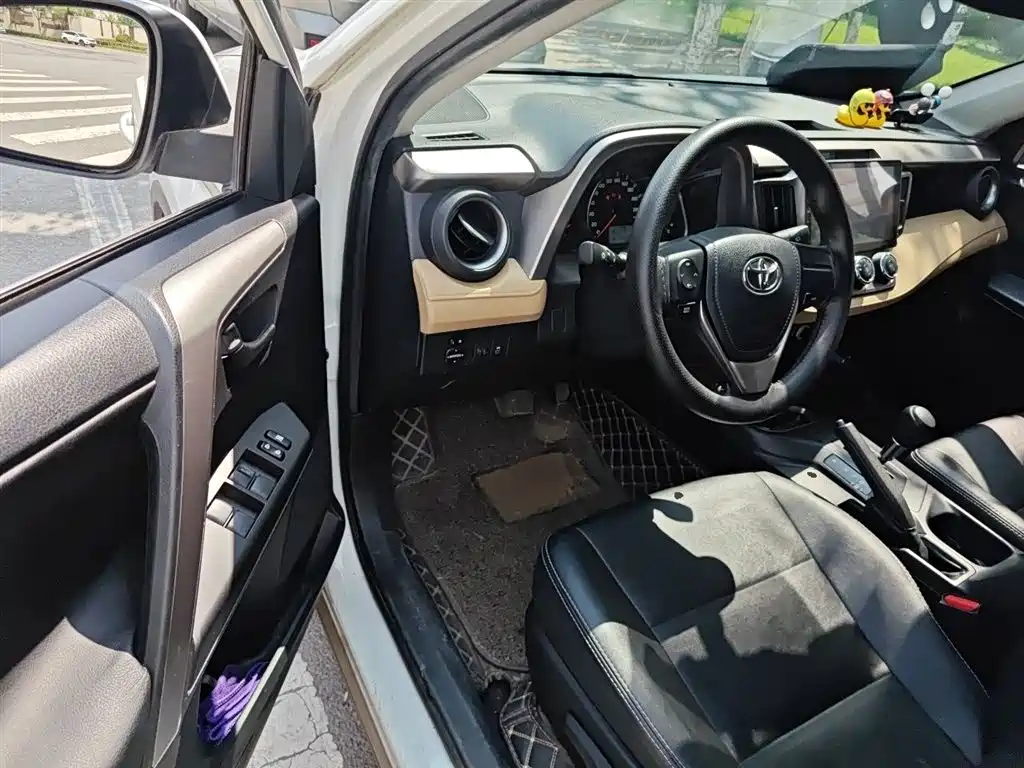 Toyota RAV4 Rongfang 2016 2.0L CVT 2WD Urban (China V) фото 13