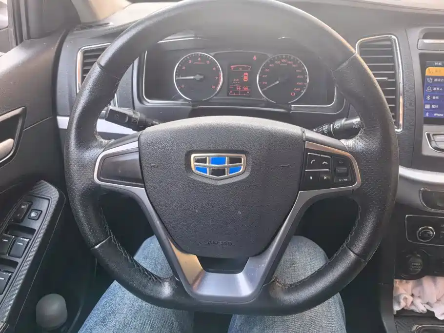Фото 15 - Geely Vision