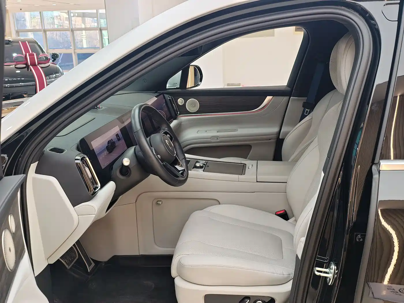 AITO Wenjie AITO M9 2024 Pure Electric Ultra 100kWh 6-Seater фото 6