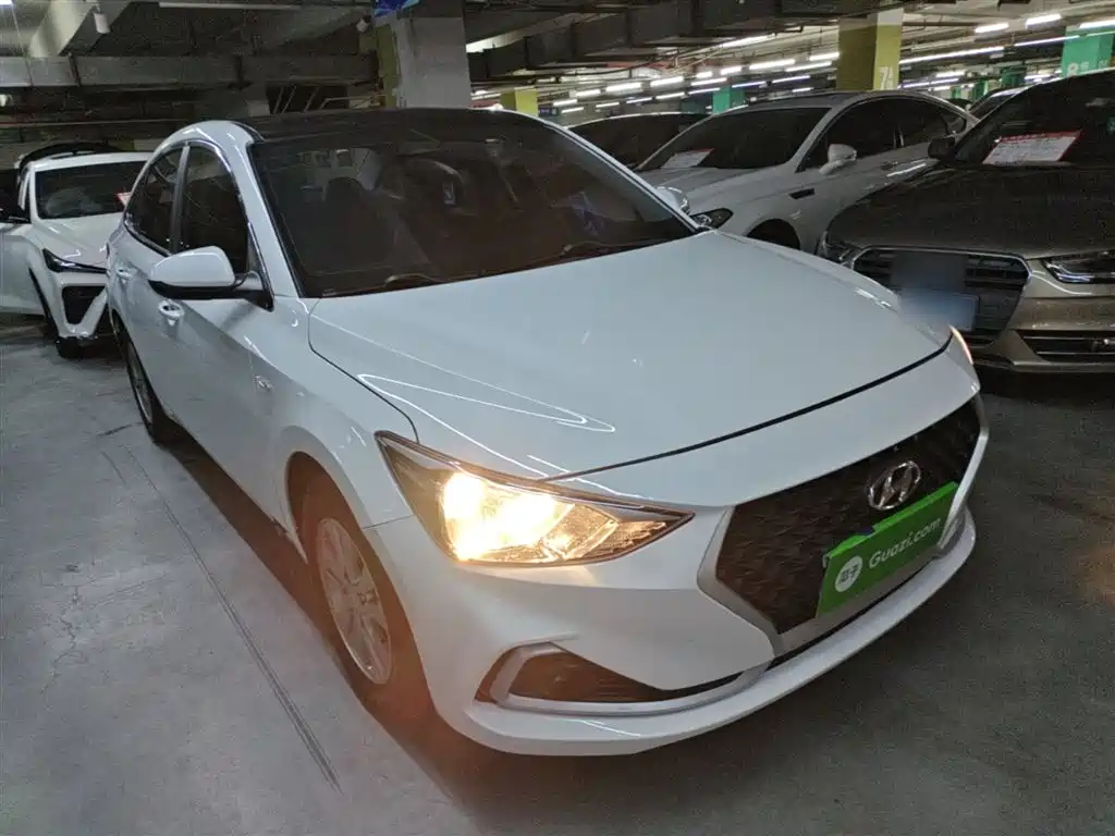 Hyundai Elantra 2018 1.6L Automatic Pleasing Edition GL China VI фото 4