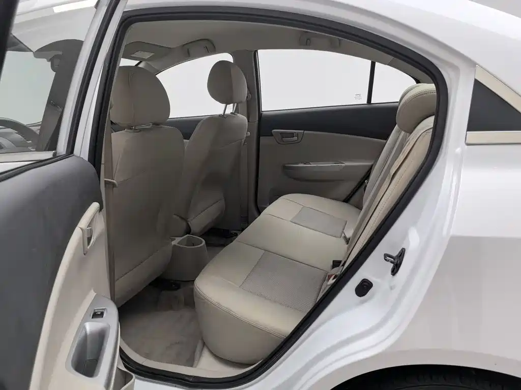Changan Yuexiang V5 2014 2012 1.5L Manual Dream Edition
