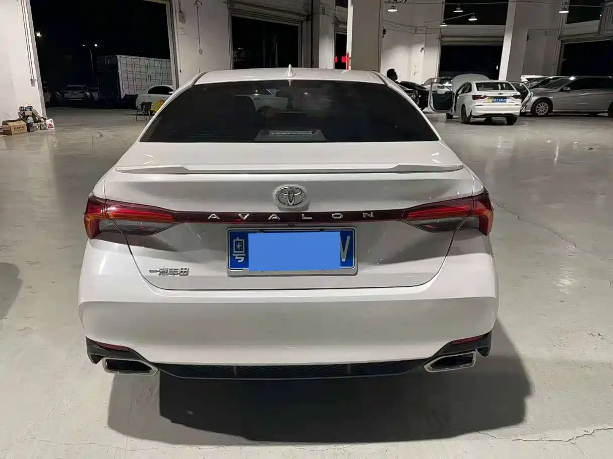 Toyota Avalon 2022 2.0L Progressive Edition фото 6