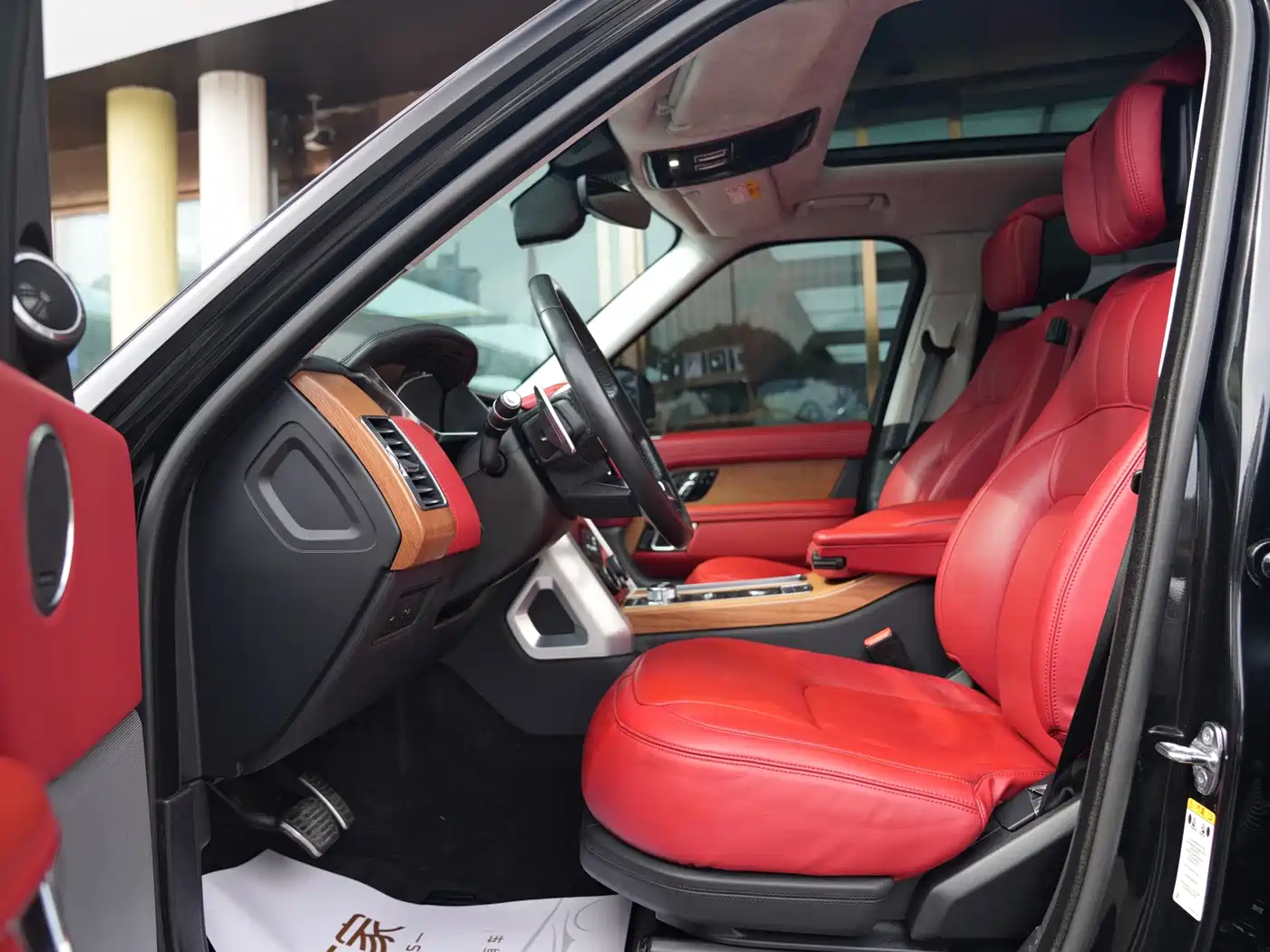 Land Rover Range Rover 2018 3.0 SC V6 AB Revered Genesis Extended Edition фото 6