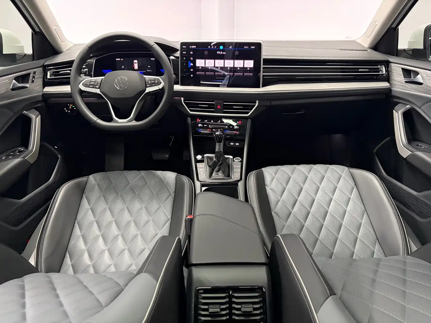 Volkswagen Sagitar 2023 280TSI DSG Excellence Plus Edition фото 13