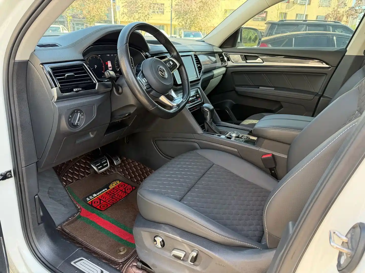 Photo 3 - Volkswagen Teramont