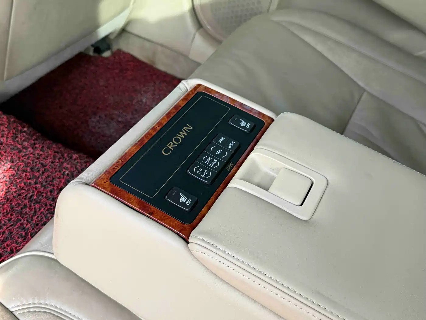 Toyota Crown 2005 Model 3.0L Royal Saloon фото 8