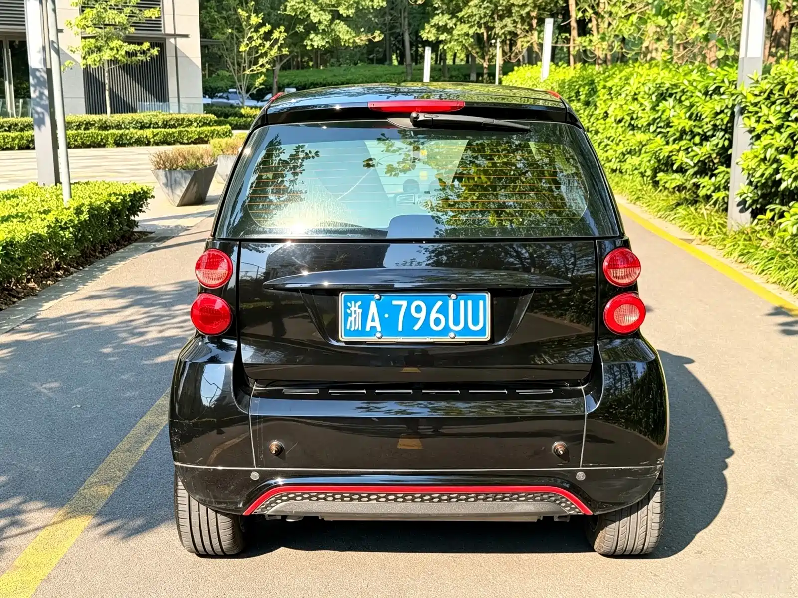 Photo 2 - smart fortwo