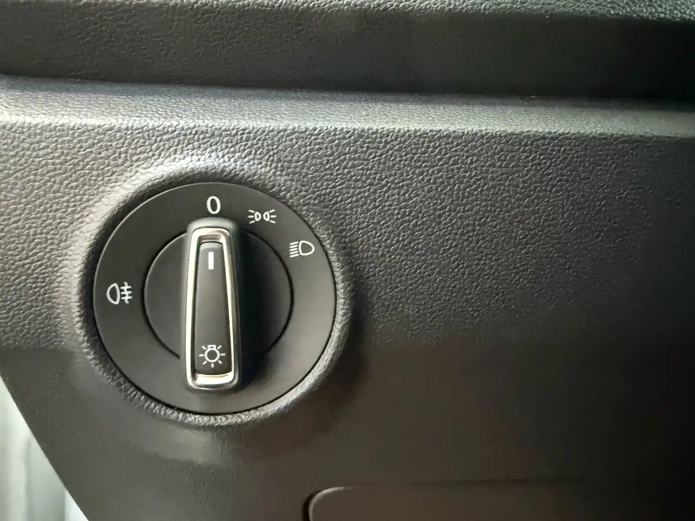 VOLKSWAGEN T ROC EXPLORING SONGS