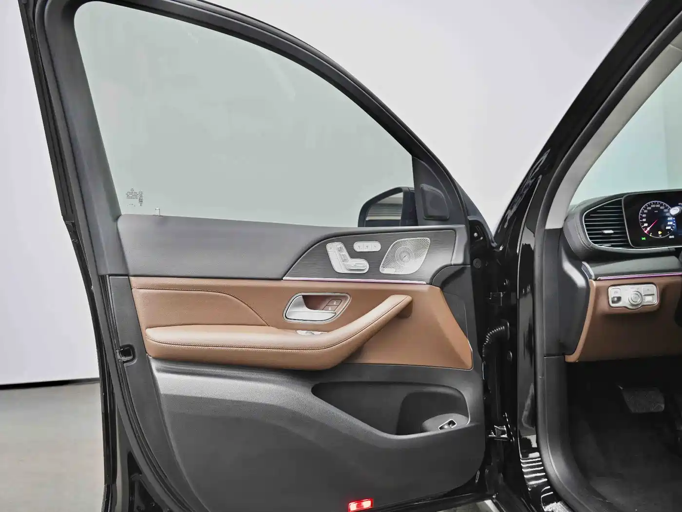 Mercedes-Benz GLE 2024 GLE 450 4MATIC Luxury фото 33