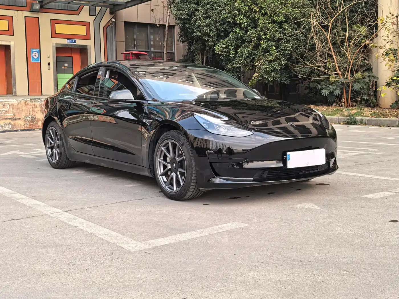 TESLA MODEL 3