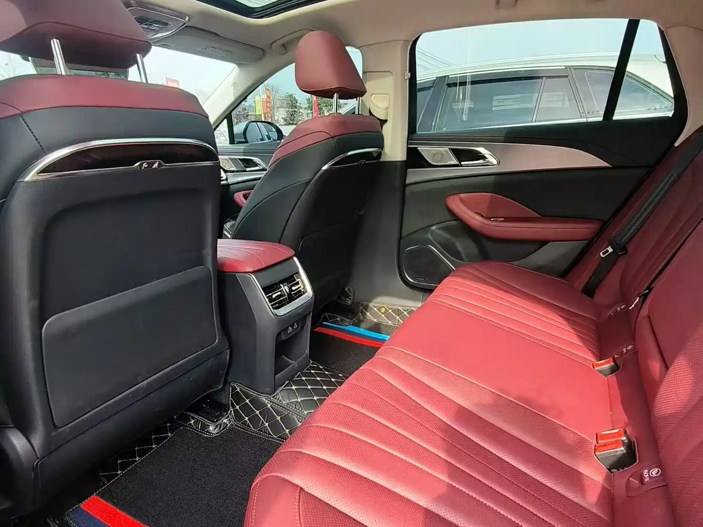 Hongqi H5 2024 2.0T Automatic Smart Connect Flag Smooth Edition фото 5