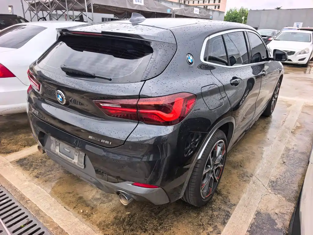 Photo 6 - BMW X2