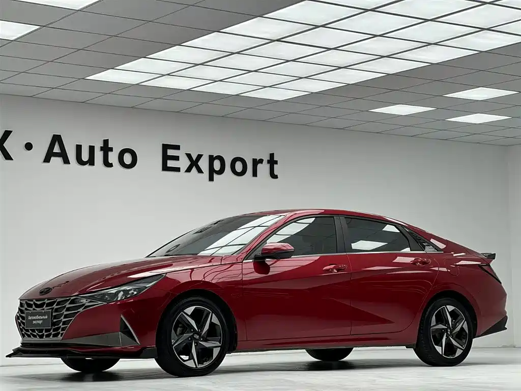 Hyundai Elantra 2022 1.5L CVT LUX Premium Edition фото 9