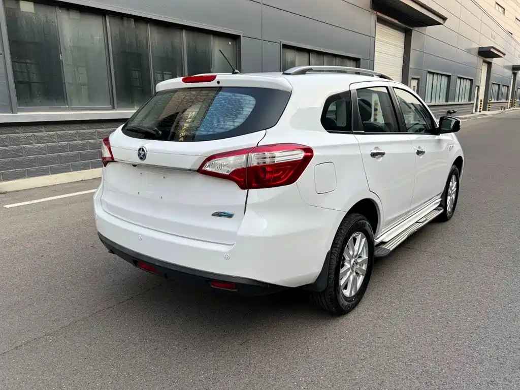 Venucia T70 2015 2015 2.0L CVT Ruixing Edition