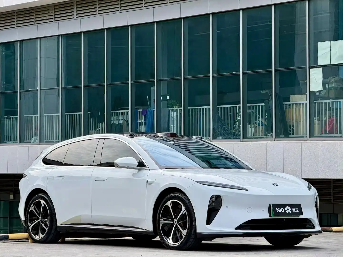 Фото 2 - NIO ET5T