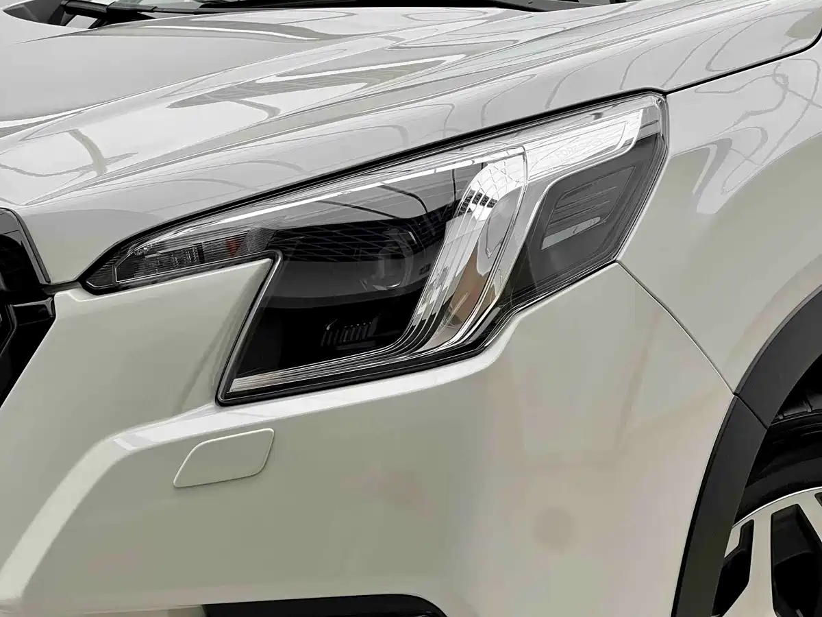 Subaru Forester 2023 2022 2.0i AWD Luxury Edition with EyeSight