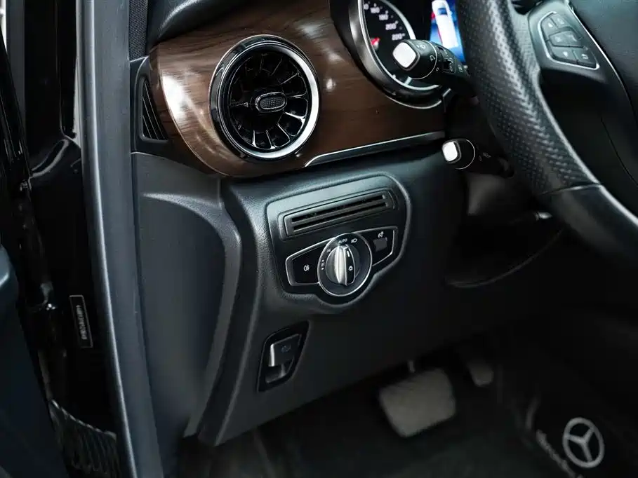 Mercedes-Benz V-Class 2020 V 260 Navigator Edition фото 8