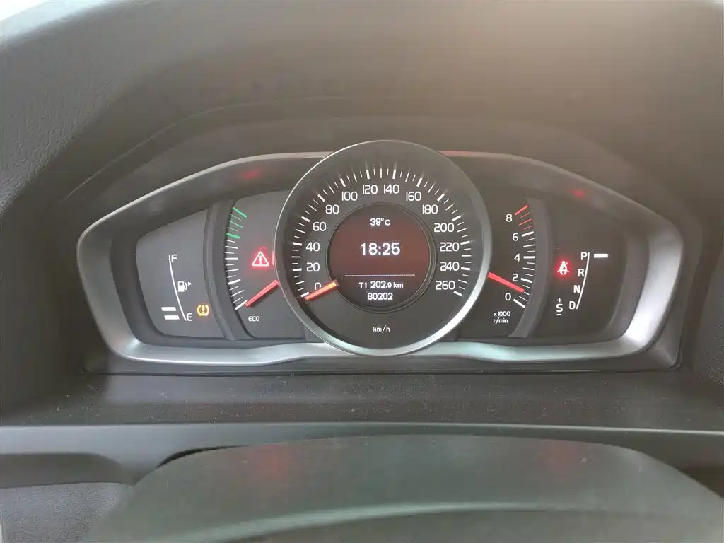 Фото 12 - Volvo S60
