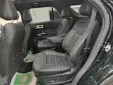 Фото 17 - Ford Explorer