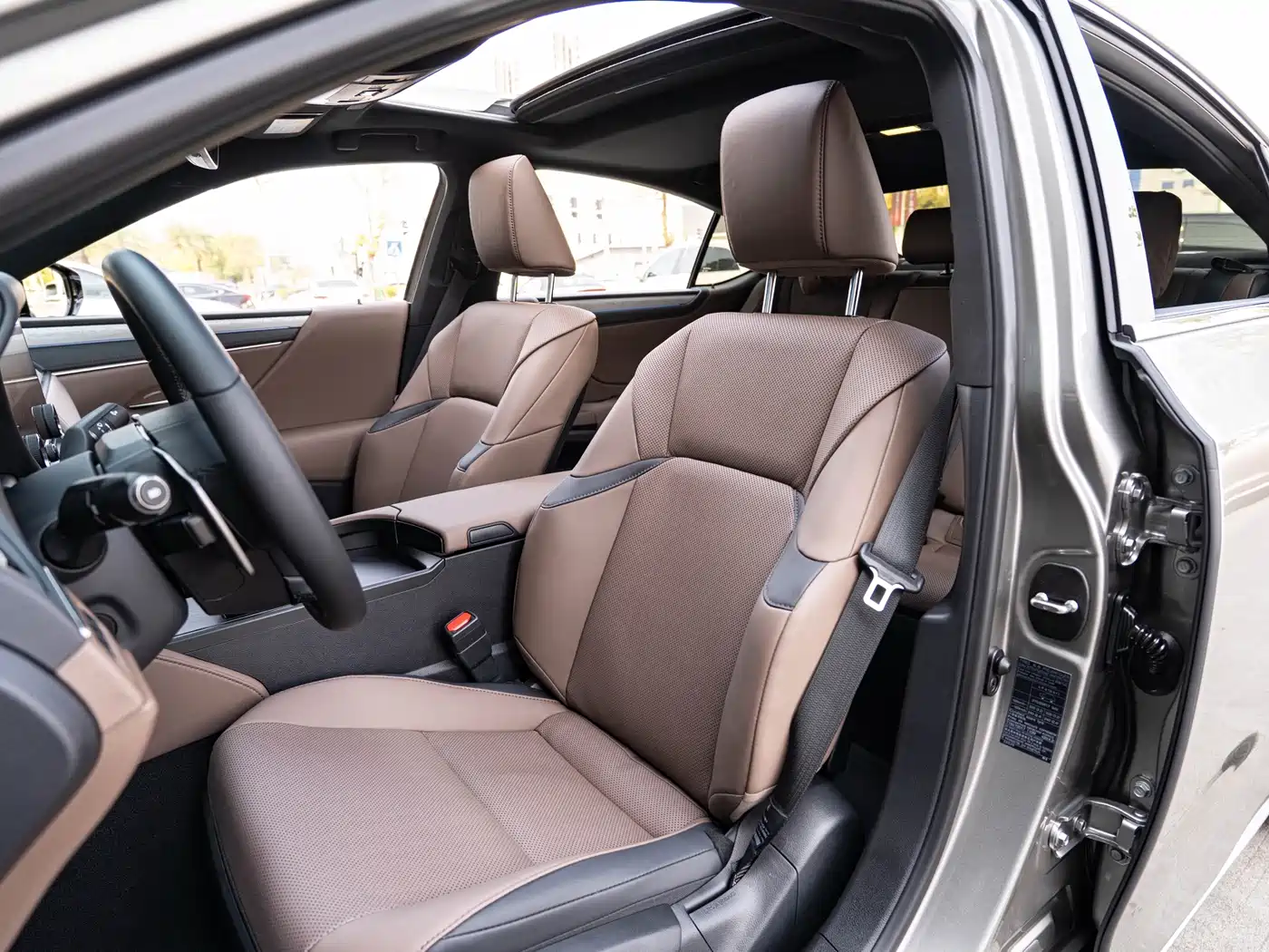Lexus ES 2026 2025 300h Ultimate Edition