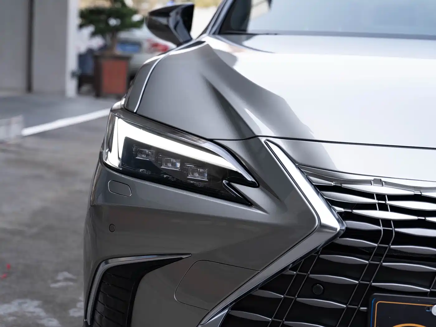 Lexus ES 2026 2025 300h Ultimate Edition