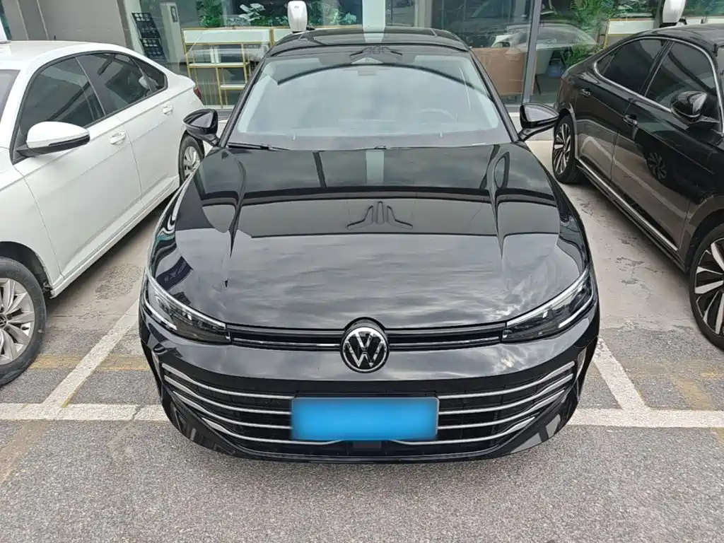 Volkswagen Passat 2025 2025 Pro 380TSI Dragon Glory Edition