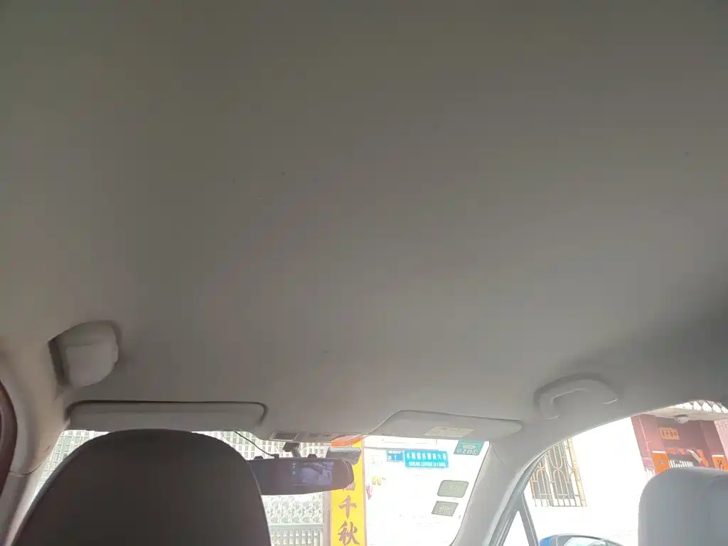 Фото 9 - Changan CS15