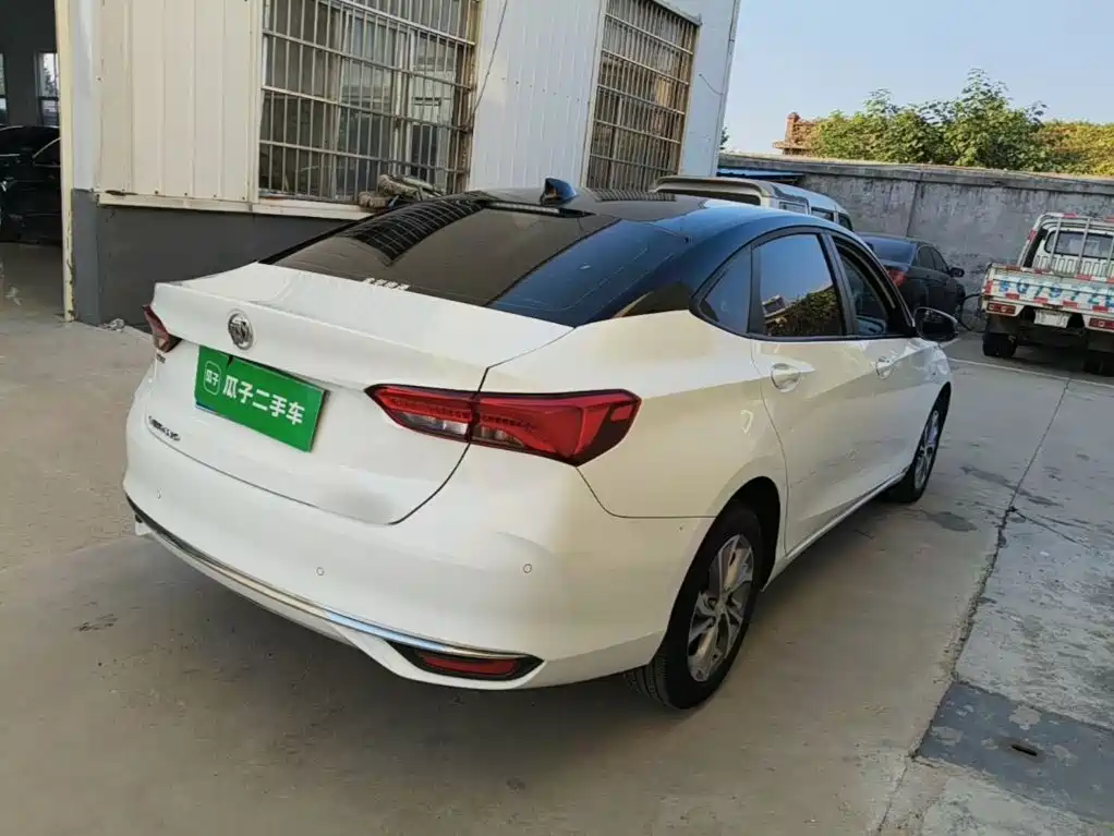 Photo 7 - Buick Verano