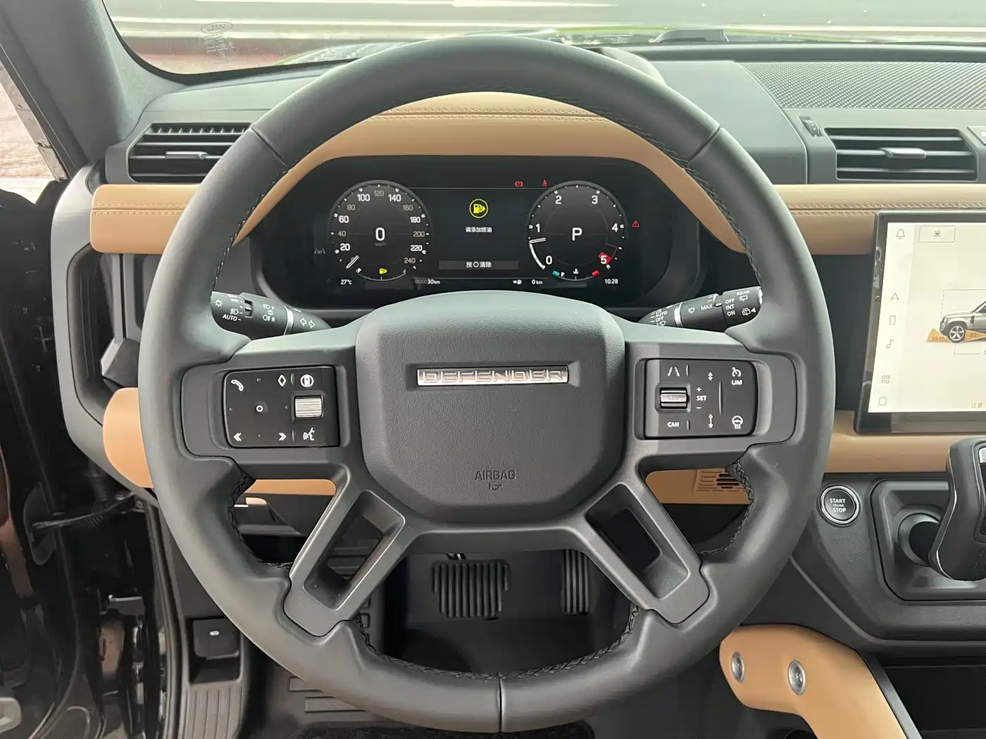 Land Rover Defender 2025 110 3.0T P400 -Dynamic HSE фото 8
