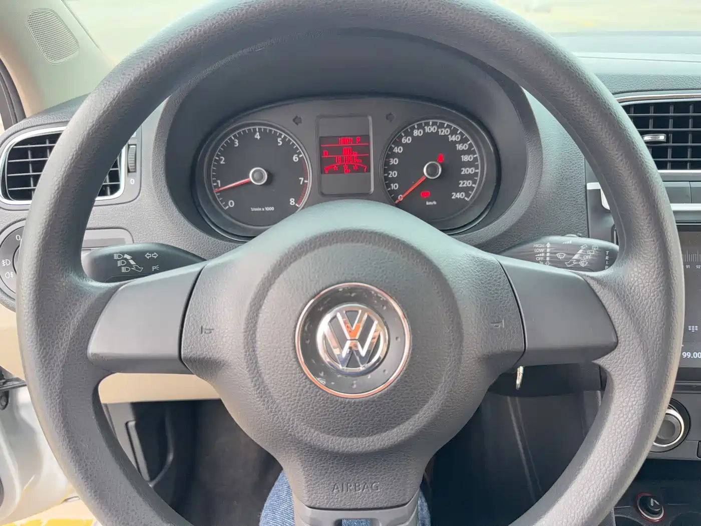 Volkswagen Polo 2012 2011 1.4L Automatic Style Edition