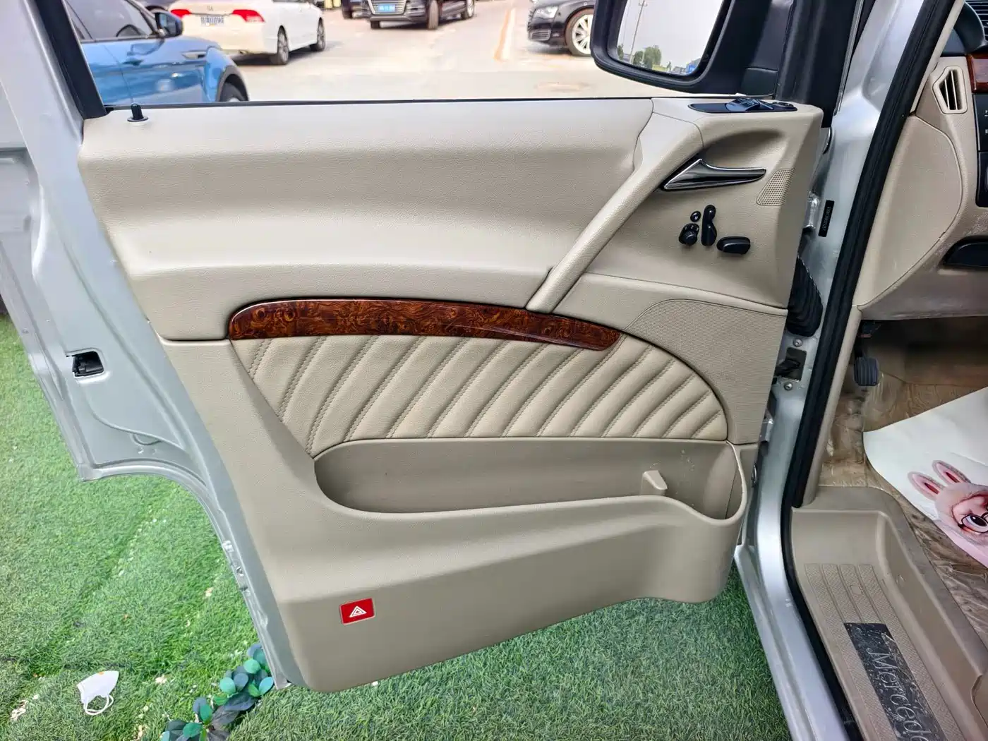 Mercedes-Benz Viano 2013 3.5L Haochi Edition фото 7