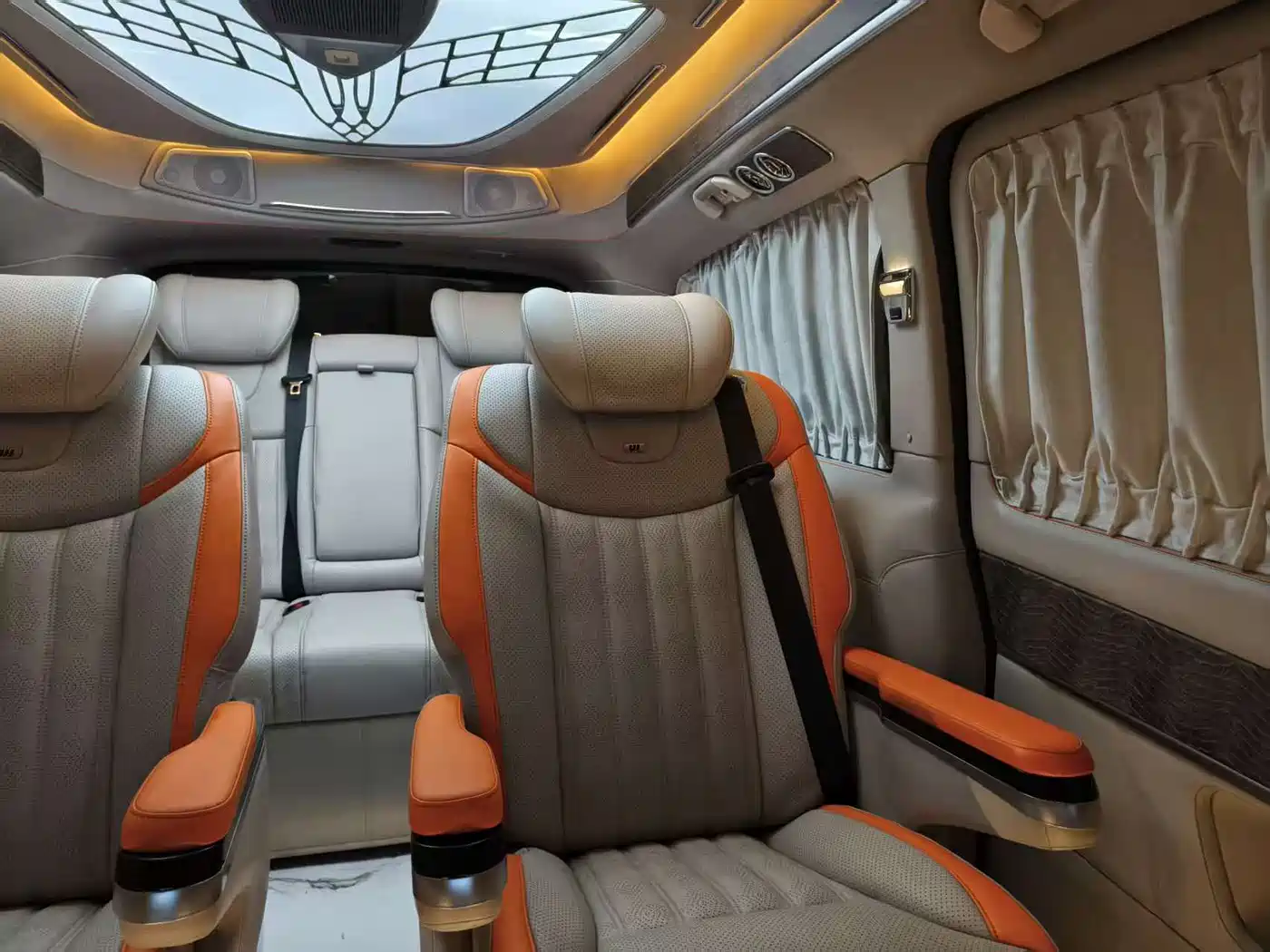 Mercedes-Benz V-Class 2021 V 260 L Long Wheelbase Luxury Edition фото 16
