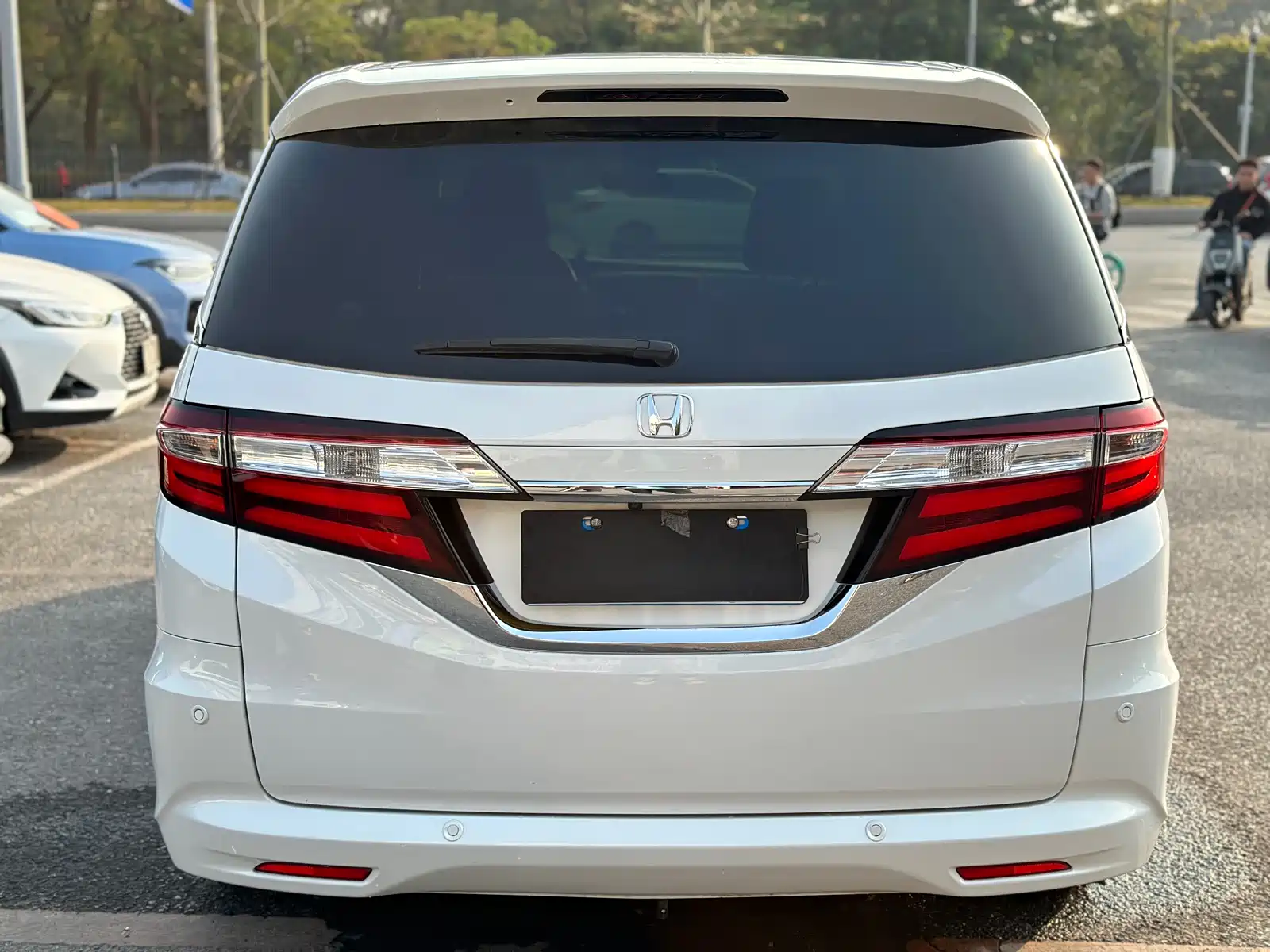 Photo 15 - Honda Odyssey