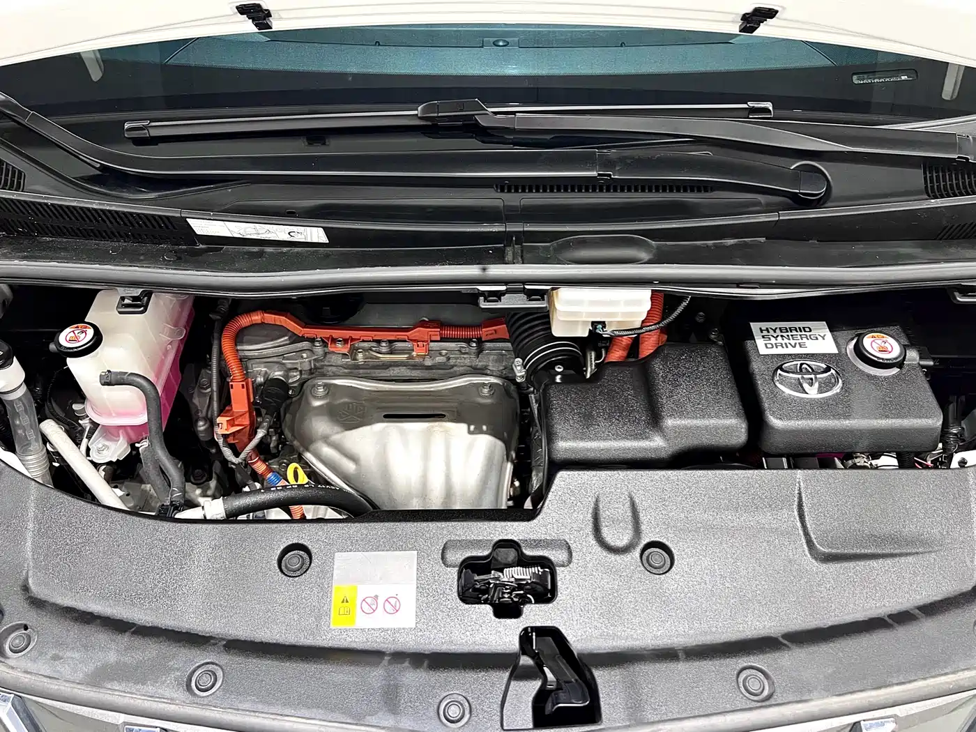 Toyota Alphard 2021 Hybrid 2.5L Luxury фото 17