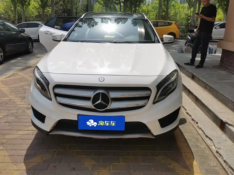 Mercedes-Benz GLA 2017 GLA 200 Fashion фото 2