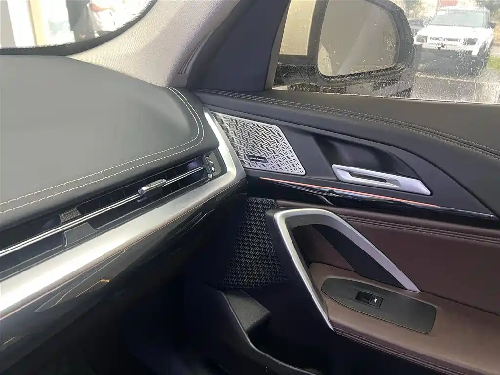 BMW X1 2024 sDrive25Li X Design Package фото 9