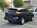 Photo 9 - Toyota Highlander