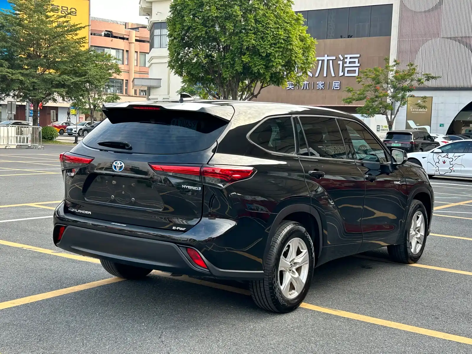 Photo 9 - Toyota Highlander